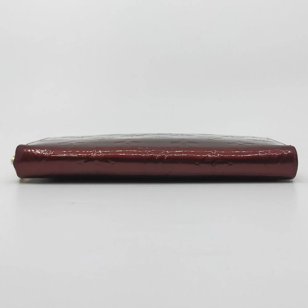 authentic  Louis Vuitton  Zippy Wallet Amarante vernis